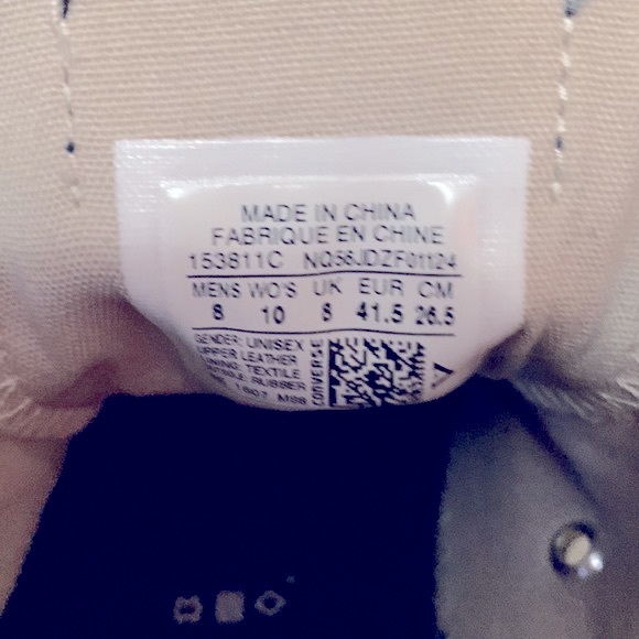 Converse Mens Size 8 / Women’s size 10 … great condition only worn a few times - Picture 3 of 5